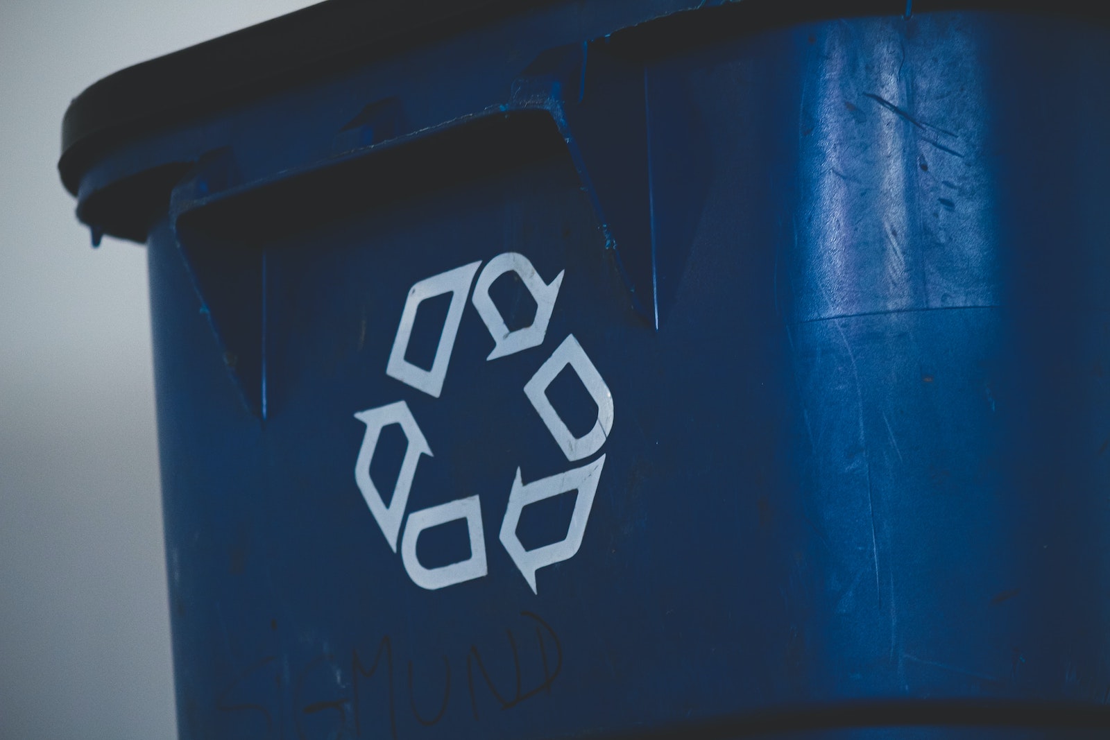 What Should You Put In Your Recycling Bin Curbside Recycling 101